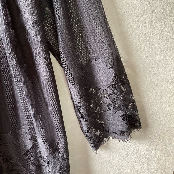 Chance or Fate Elegant Lace Tunic Top. Size L. - Picture 3 of 10